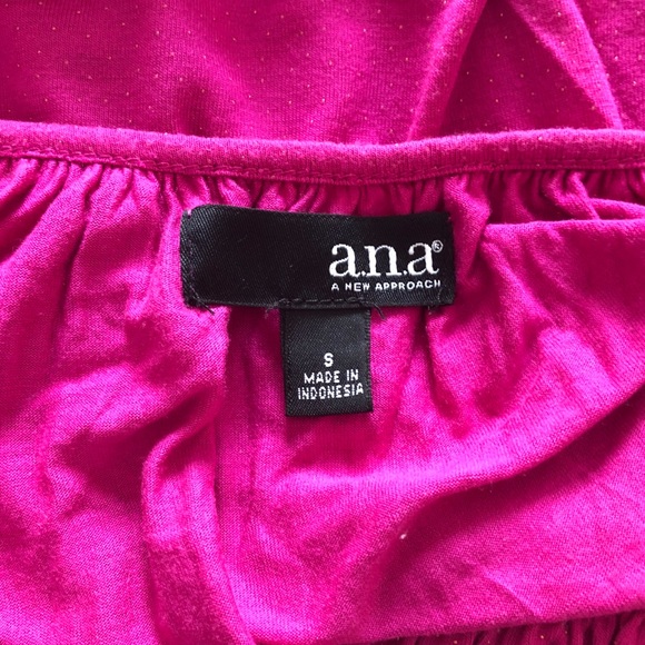 A.N.A brand cold shoulder, flowy sleeve top size S - Picture 4 of 6